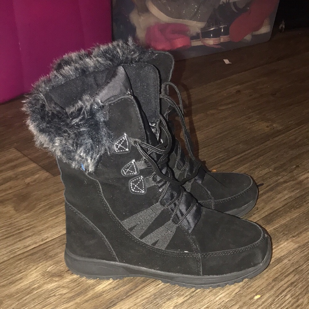 Woman snow boots!!